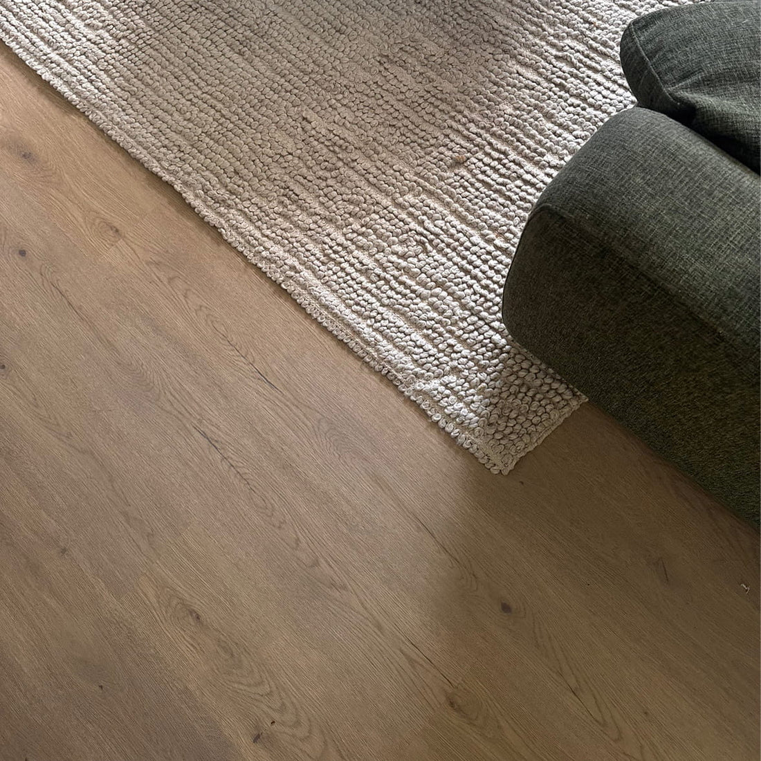 Hybrid vs Laminate Flooring: Which Should You Choose?