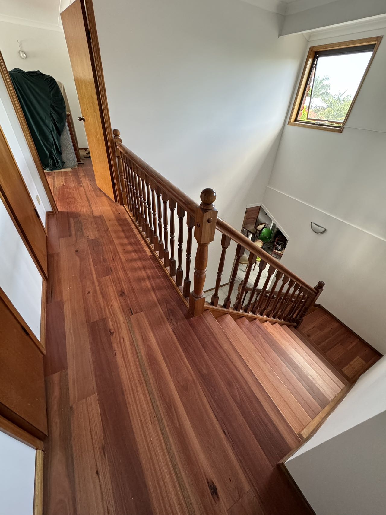 Perspective view of Blue Gum Australian Hardwood 14.3mm in Blue Gum colour warm tone timber flooring sample